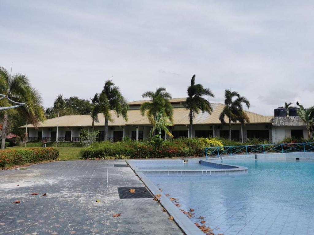 Oyo 89972 Borneo Paradise Beach Hotel Kota Kinabalu Eksteriør bilde