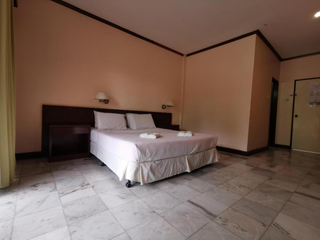 Oyo 89972 Borneo Paradise Beach Hotel Kota Kinabalu Eksteriør bilde