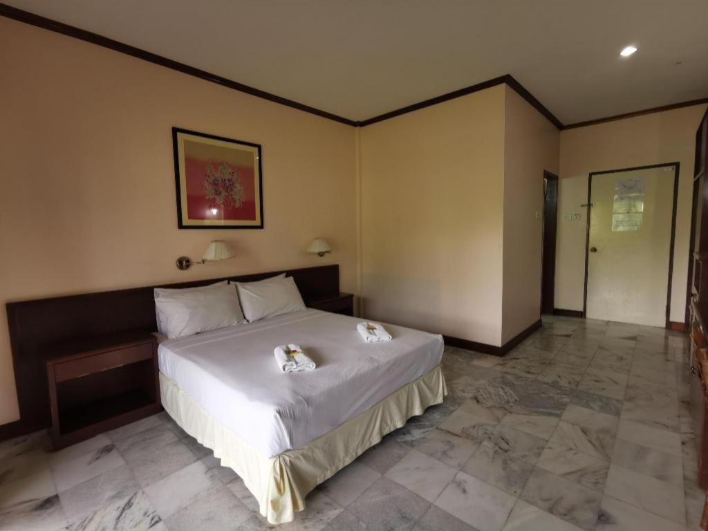 Oyo 89972 Borneo Paradise Beach Hotel Kota Kinabalu Eksteriør bilde